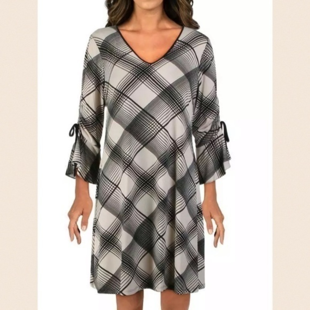 Women’s Gabby Skye Black & Tan Criss Cross Pattern Anywhere Bell Cuffs Dress 4